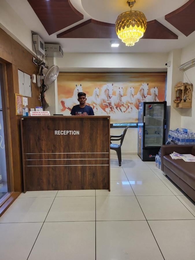 גנדהינאגר Hotel Shreeji'S מראה חיצוני תמונה