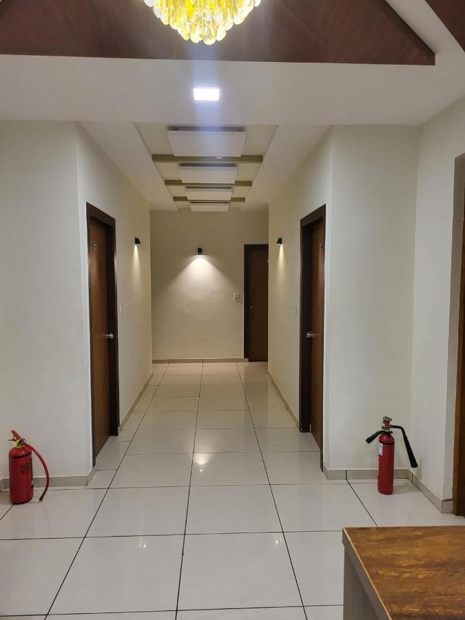 גנדהינאגר Hotel Shreeji'S מראה חיצוני תמונה