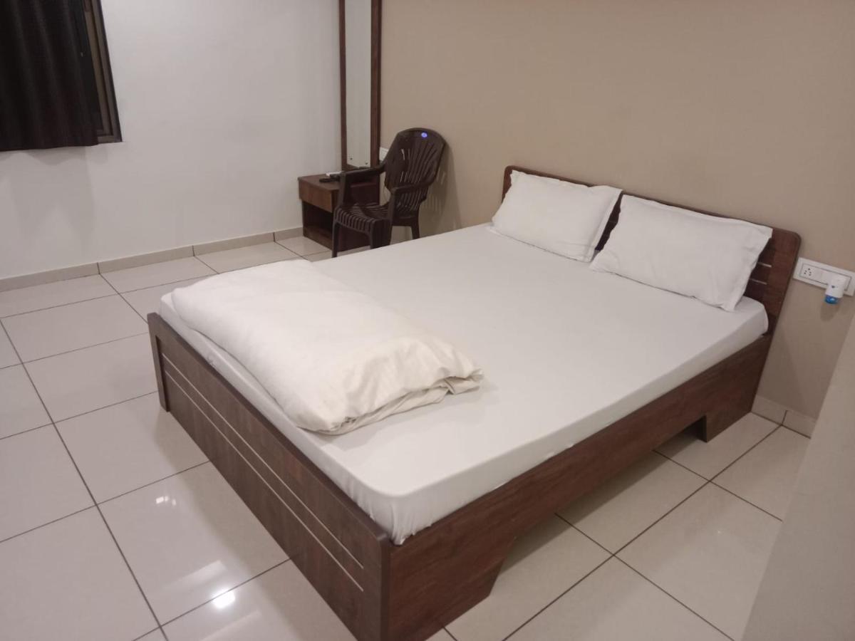 גנדהינאגר Hotel Shreeji'S מראה חיצוני תמונה