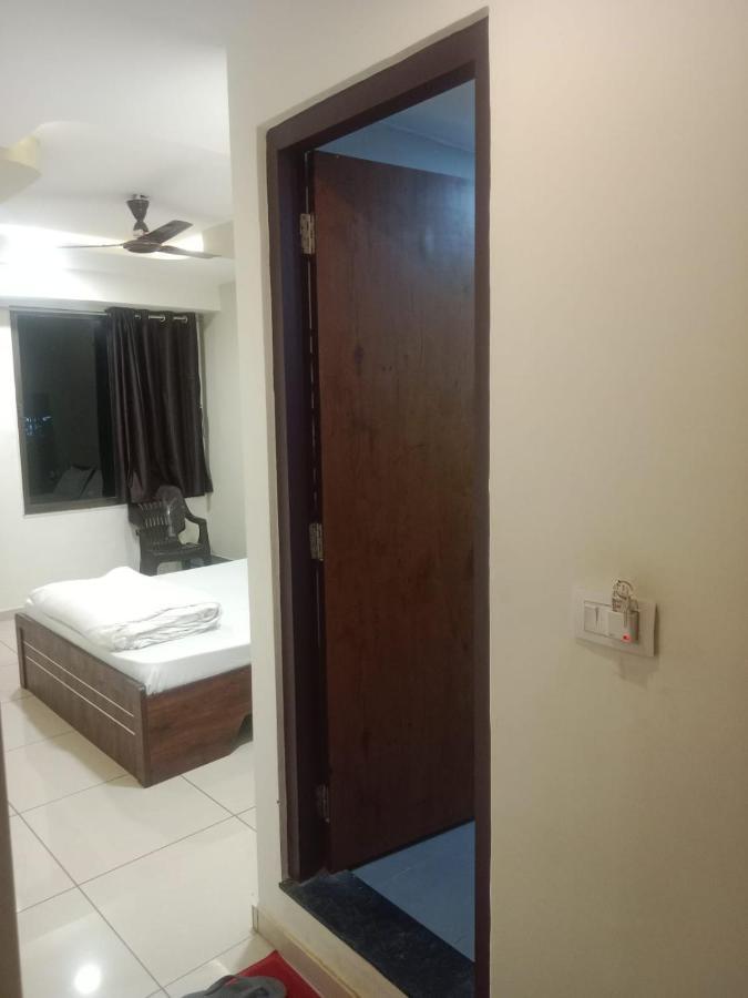 גנדהינאגר Hotel Shreeji'S מראה חיצוני תמונה