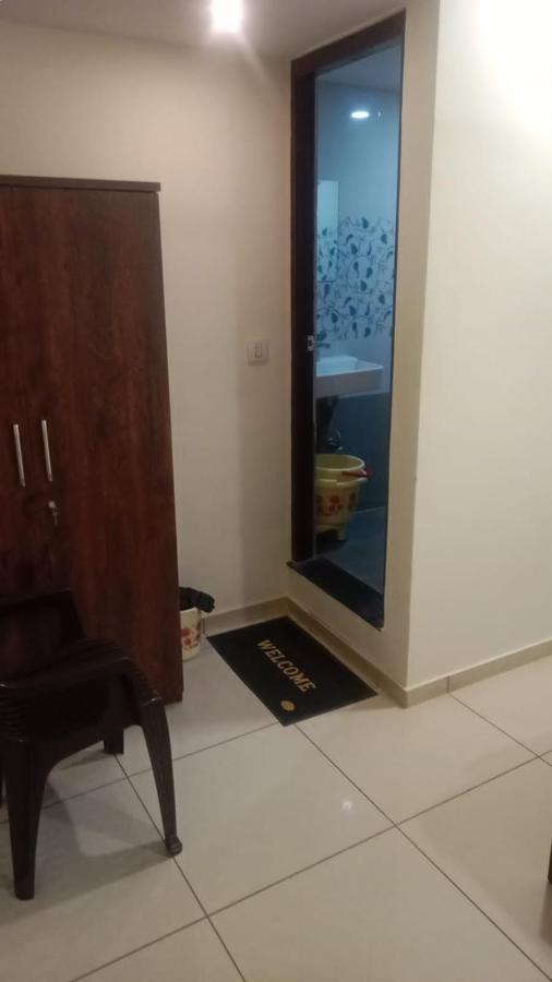 גנדהינאגר Hotel Shreeji'S מראה חיצוני תמונה